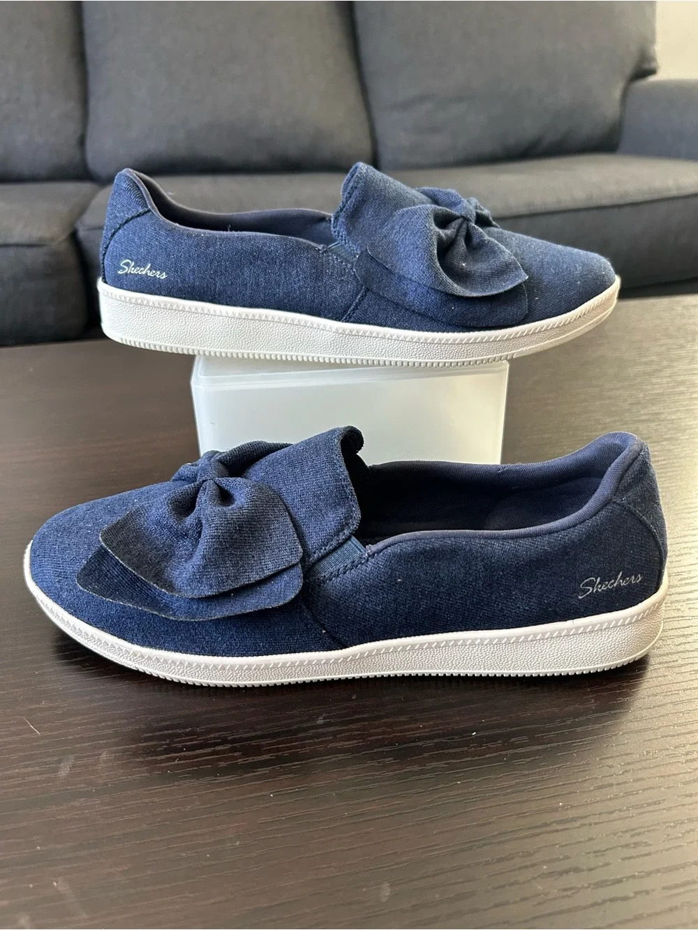 Skechers Navy Bow Slip-On memory foam Flats for Women Sz 7.5